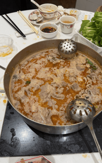 稻香集團推出98元火鍋點心放題,但有食客浪費大量食物(Threads)
