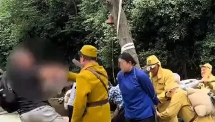 老翁情緒平復後表示當時「魔怔了」,沒看清是拍戲