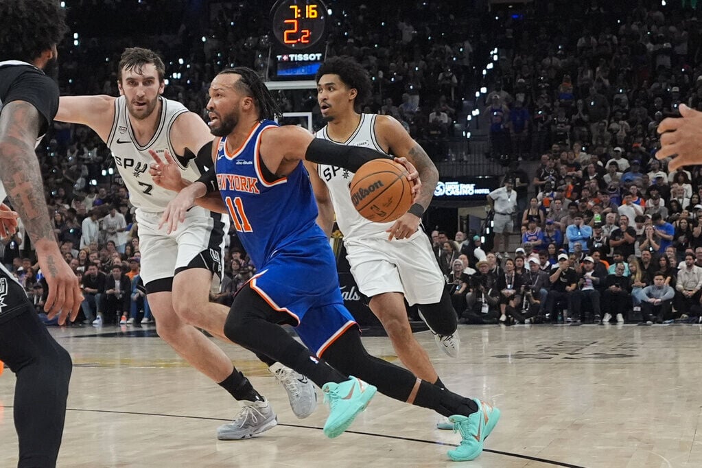 NBA總決賽第5場,紐約人反勝馬刺捧盃。(AP)