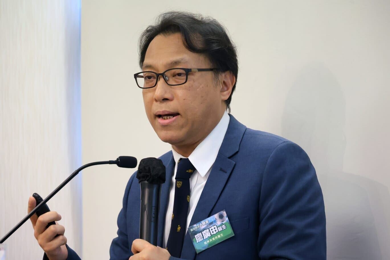 精神科專科醫生廖廣申表示沉迷賭博會導致龐大財務損失及債務問題(周令知攝)