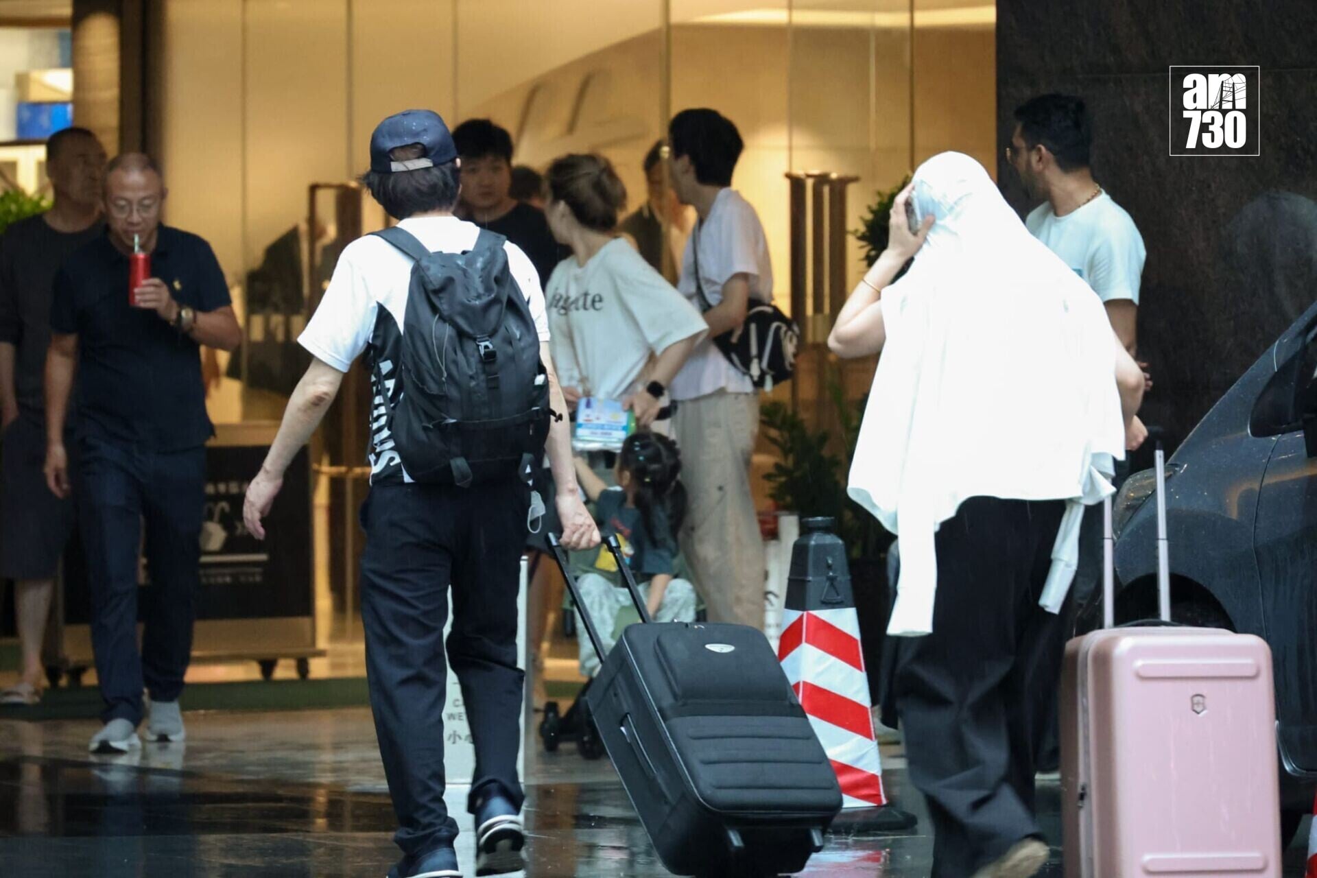天文台在上午11時10分發出黃色暴雨警告信號(周令知攝)