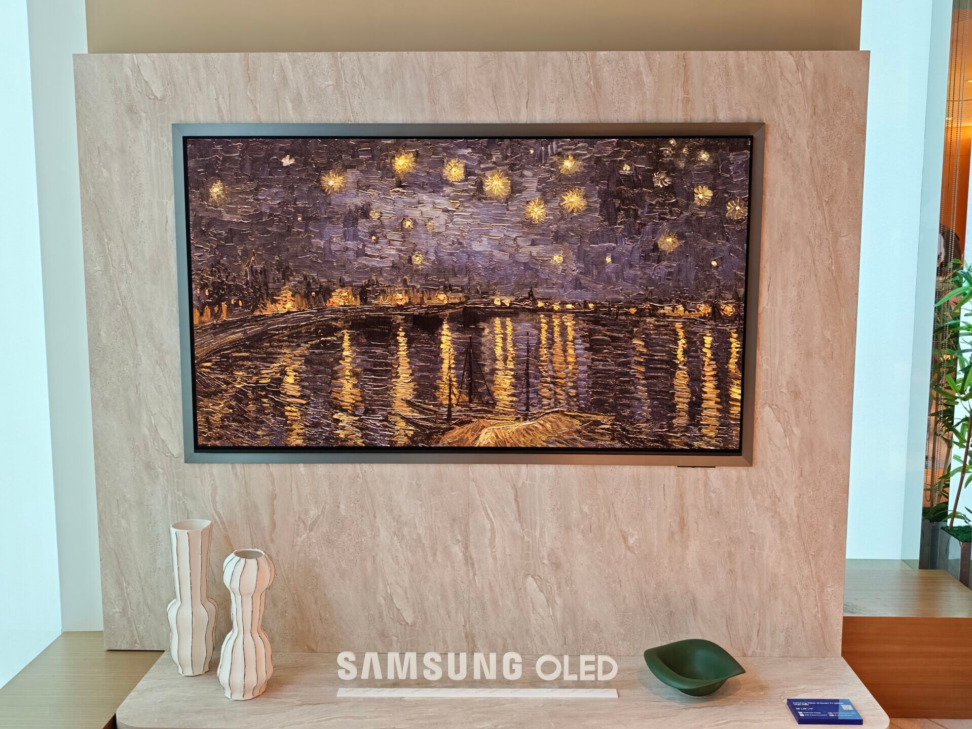 Samsung OLED電視黑色更加突出。
