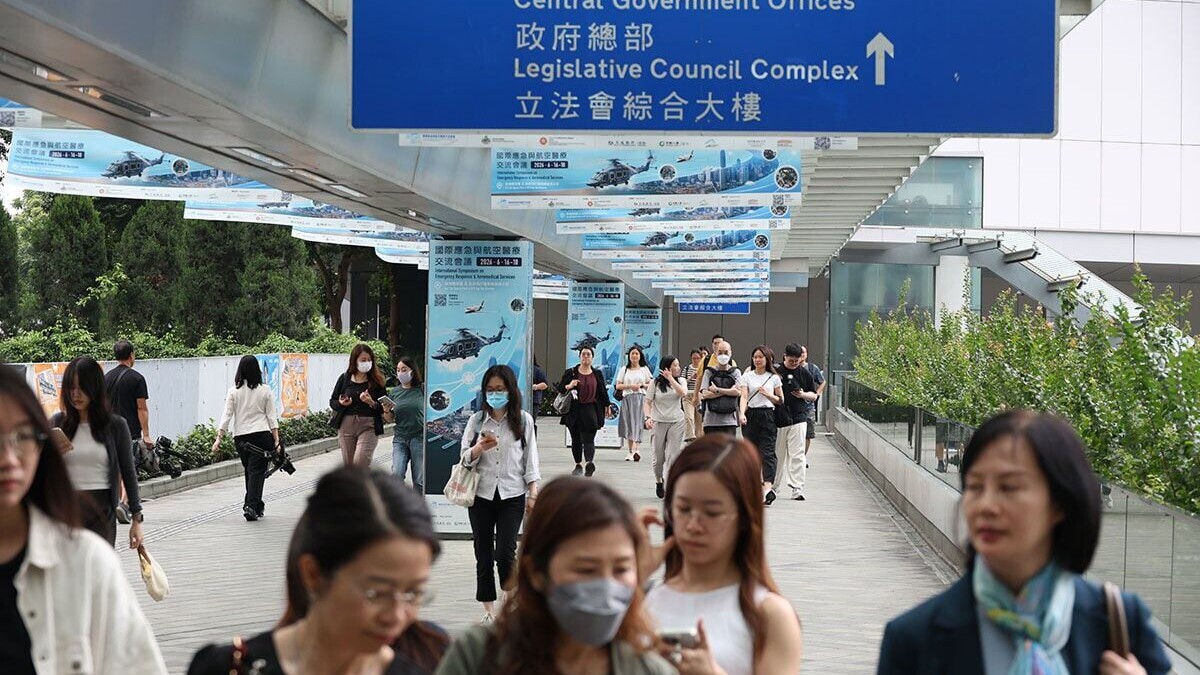公務員事務局今日（16日）公布，行政長官會同行政會議決定在2026至27年度，劃一上調高層、中層及低層薪金級別和首長級公務員的薪酬2%，生效日期追溯至2026年4月1日。(資料圖片)