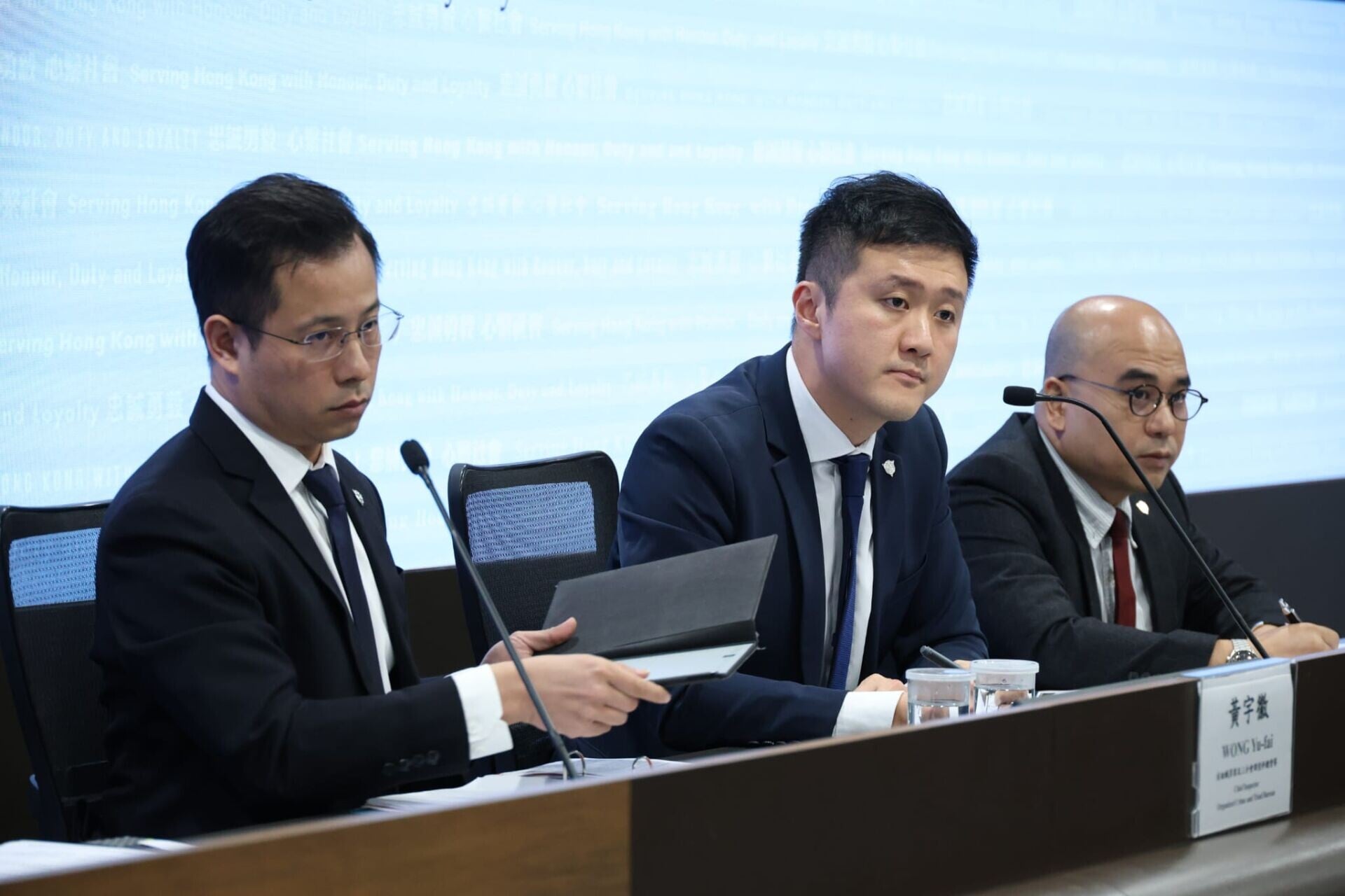 警方有組織罪案及三合會調查科警司歐陽德、總督察黃宇徽及總督察湛倬鳴