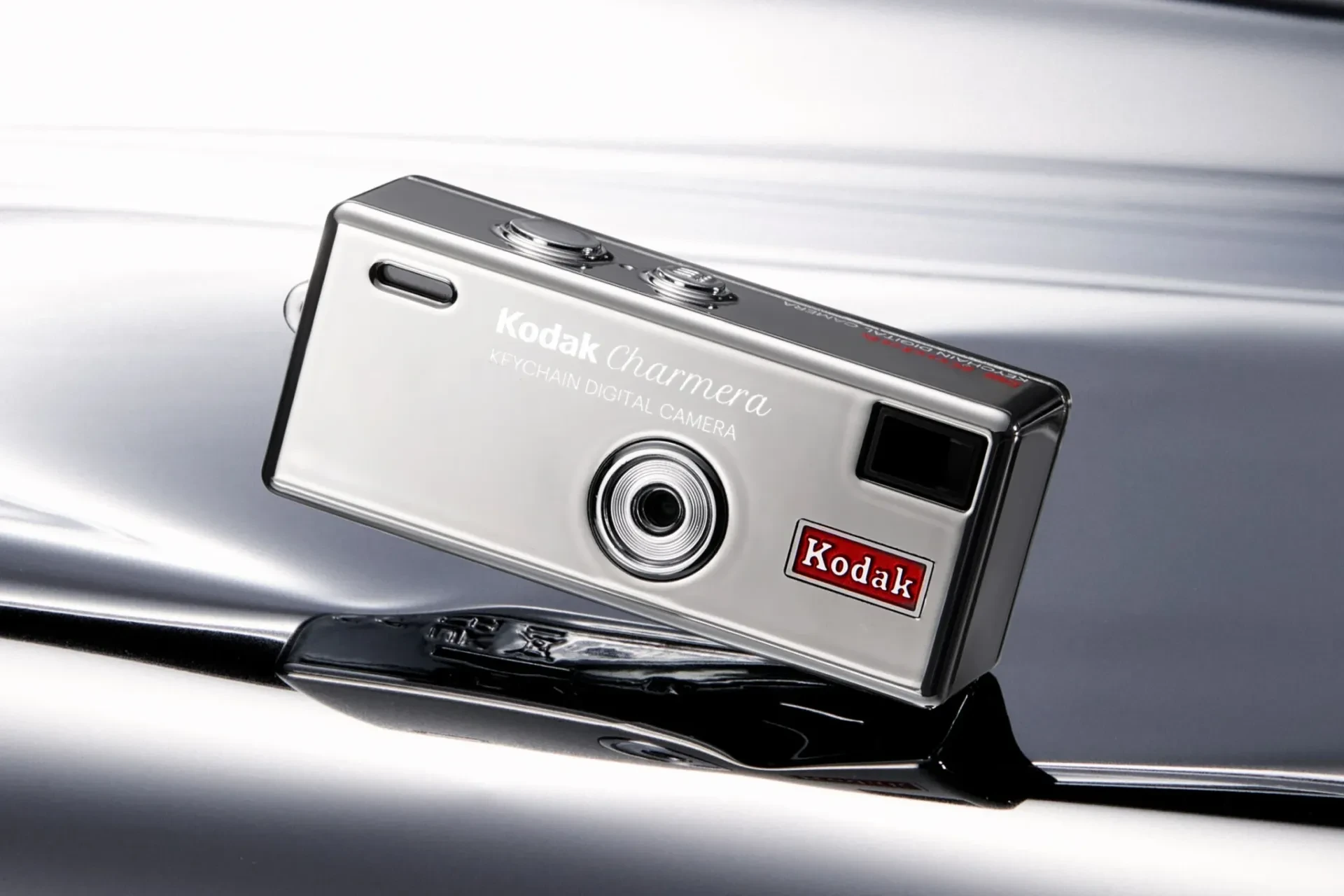 Kodak Charmera千禧版今次隱藏款是Mirror Silver銀色。
