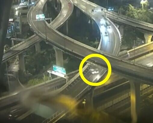 客貨車駛至海麗邨對開一個彎位時,失控越過左線並與一輛的士相撞。(FB/車cam L(香港群組))