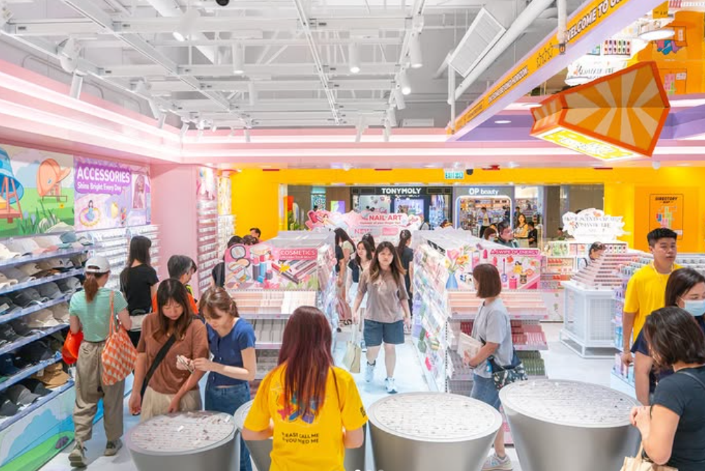 風靡東南亞的潮流零售店「OH!SOME」去年8月進駐香港落戶將軍澳新都城中心二期(官方圖片)