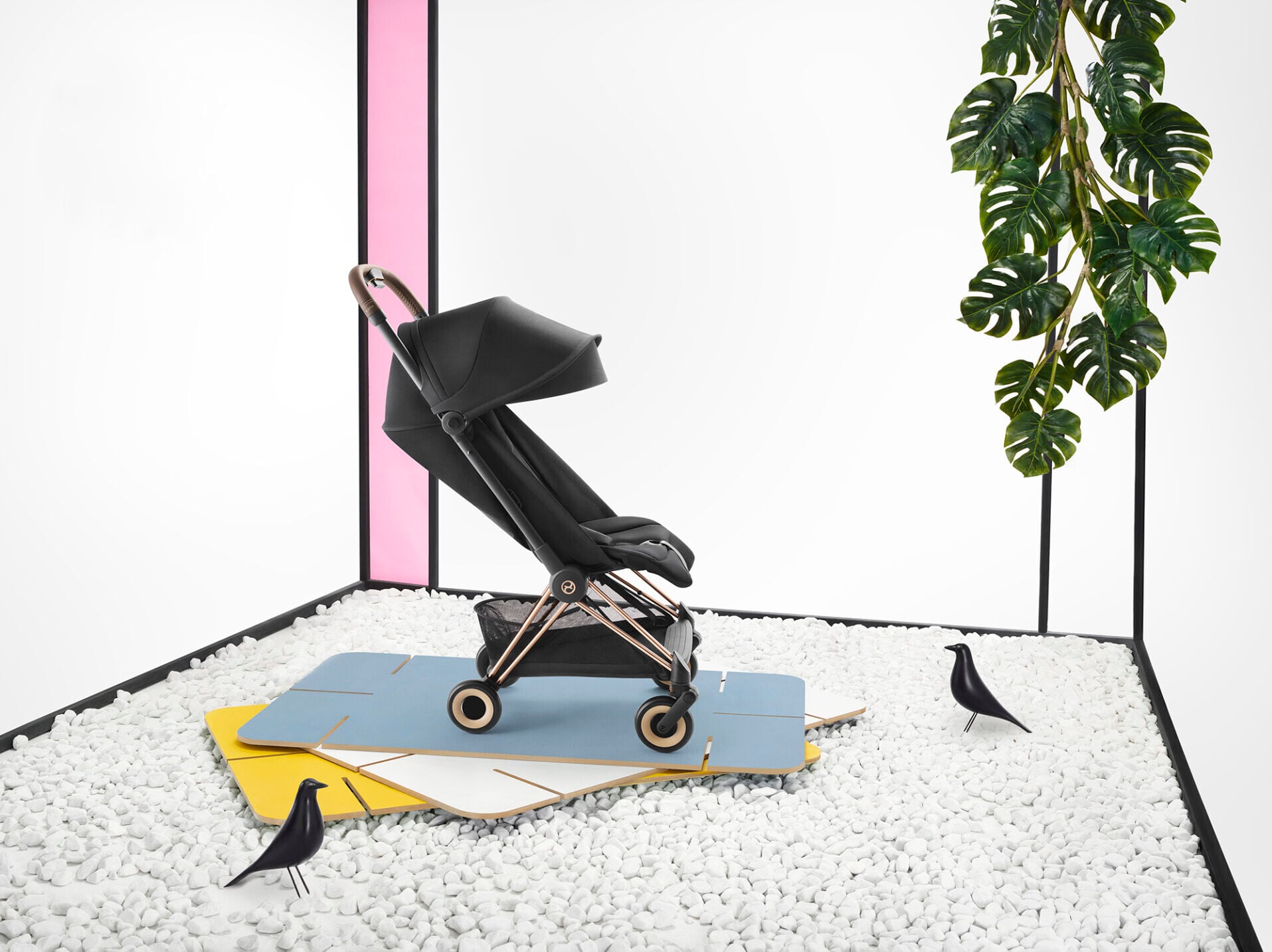 Cybex Coya (玫瑰金色車架)