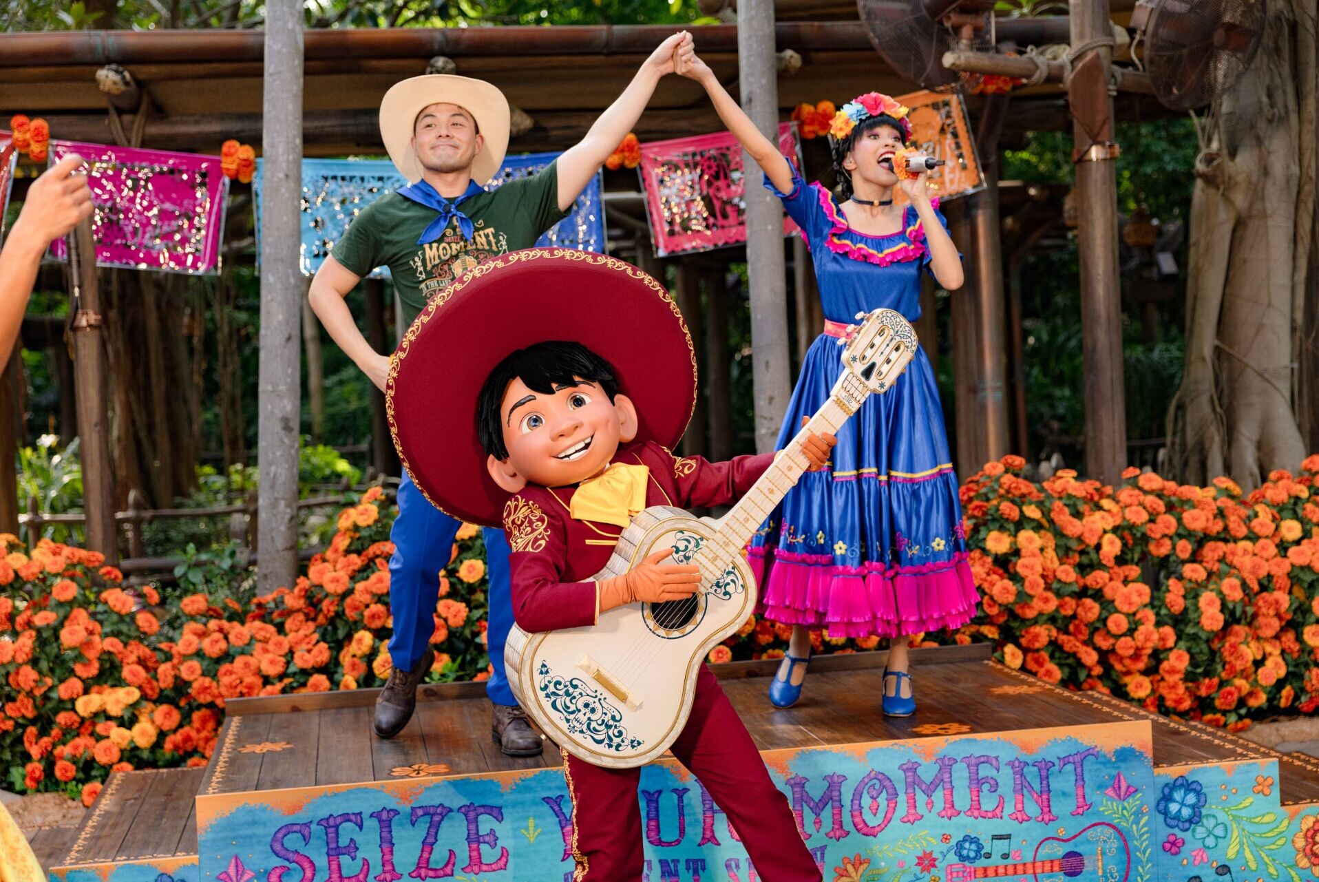 HKDL 2026 Pixar Summer Fest Entertainment Character Moment Coco 01