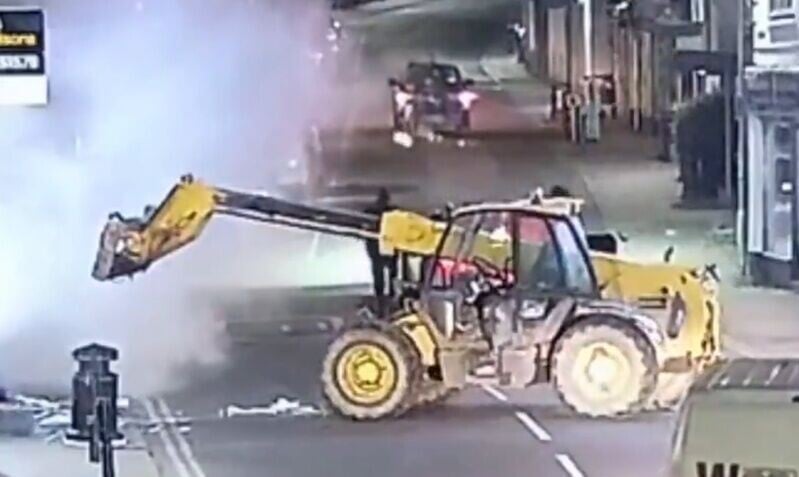 匪徒得手後立即將叉車棄置現場,並登上接應車輛離開。(X)