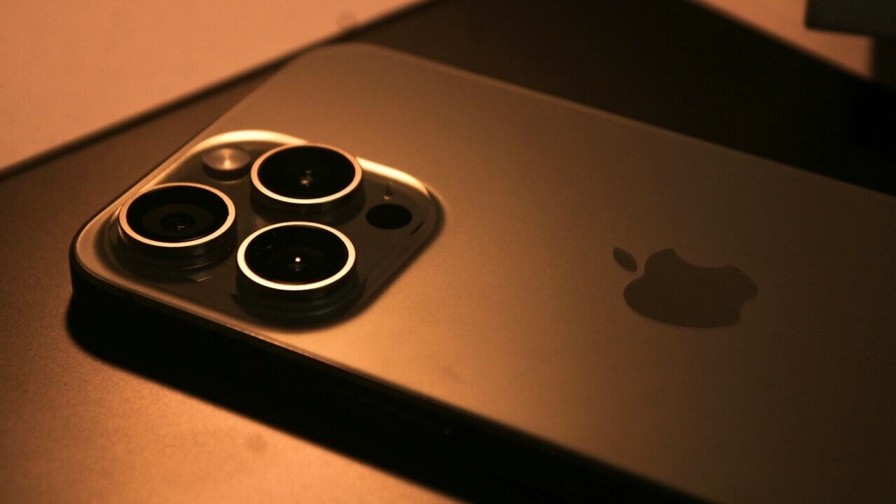 iPhone加價無可避免 Tim Cook確認Apple產品將受RAM價錢上漲影響