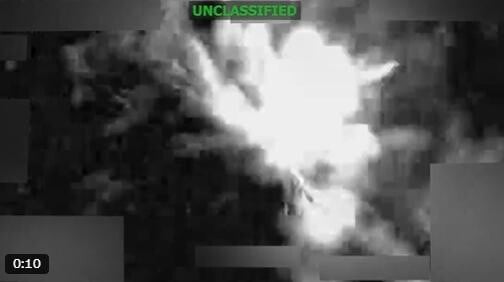 美軍在東太平洋執行一次針對疑似毒品走私船隻的打擊行動，造成船上3人死亡。（圖／翻攝自X）