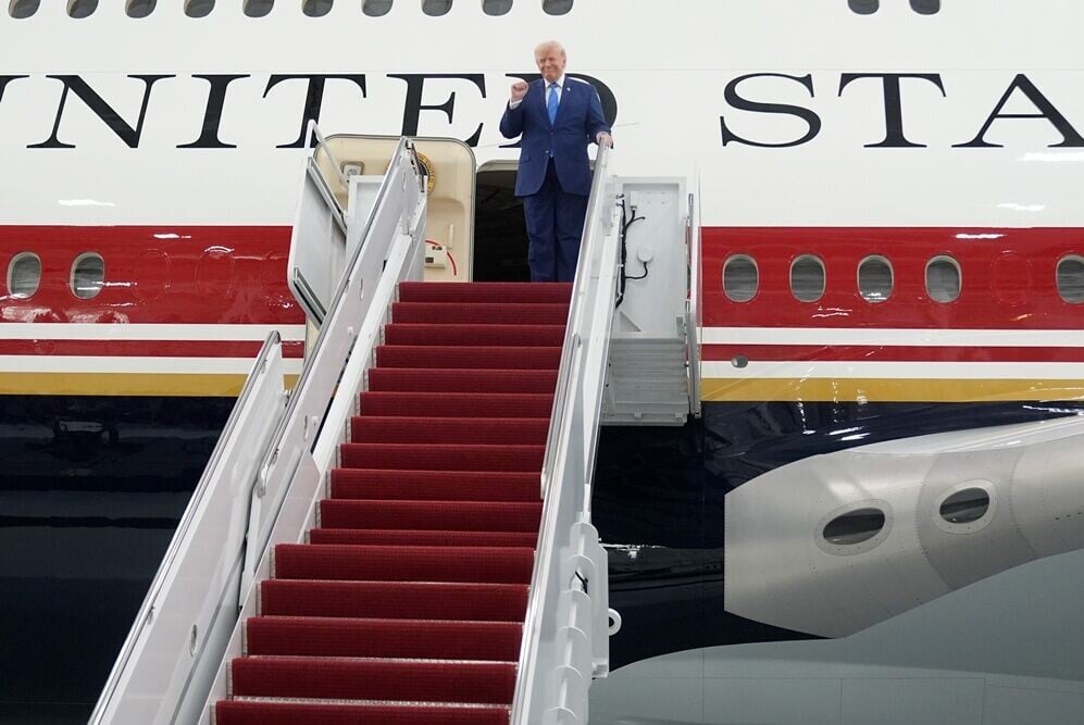 特朗普稱將乘坐新專機前往中國。(AP)