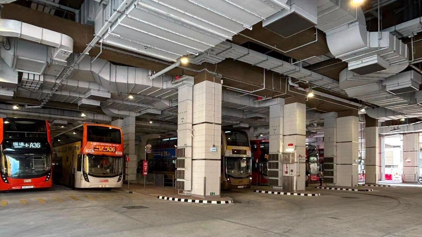 港鐵錦上路站D出口外新巴士總站今啟用。(運輸署FB)