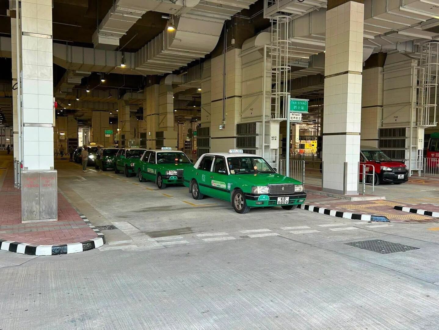 港鐵錦上路站D出口外新巴士總站今啟用。(運輸署FB)