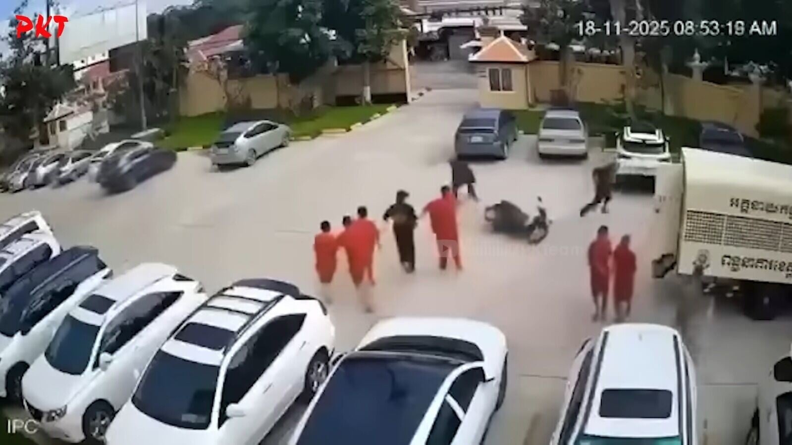龐萬寶開槍射擊法警,二人與其他5名被押人士一起上車逃走
