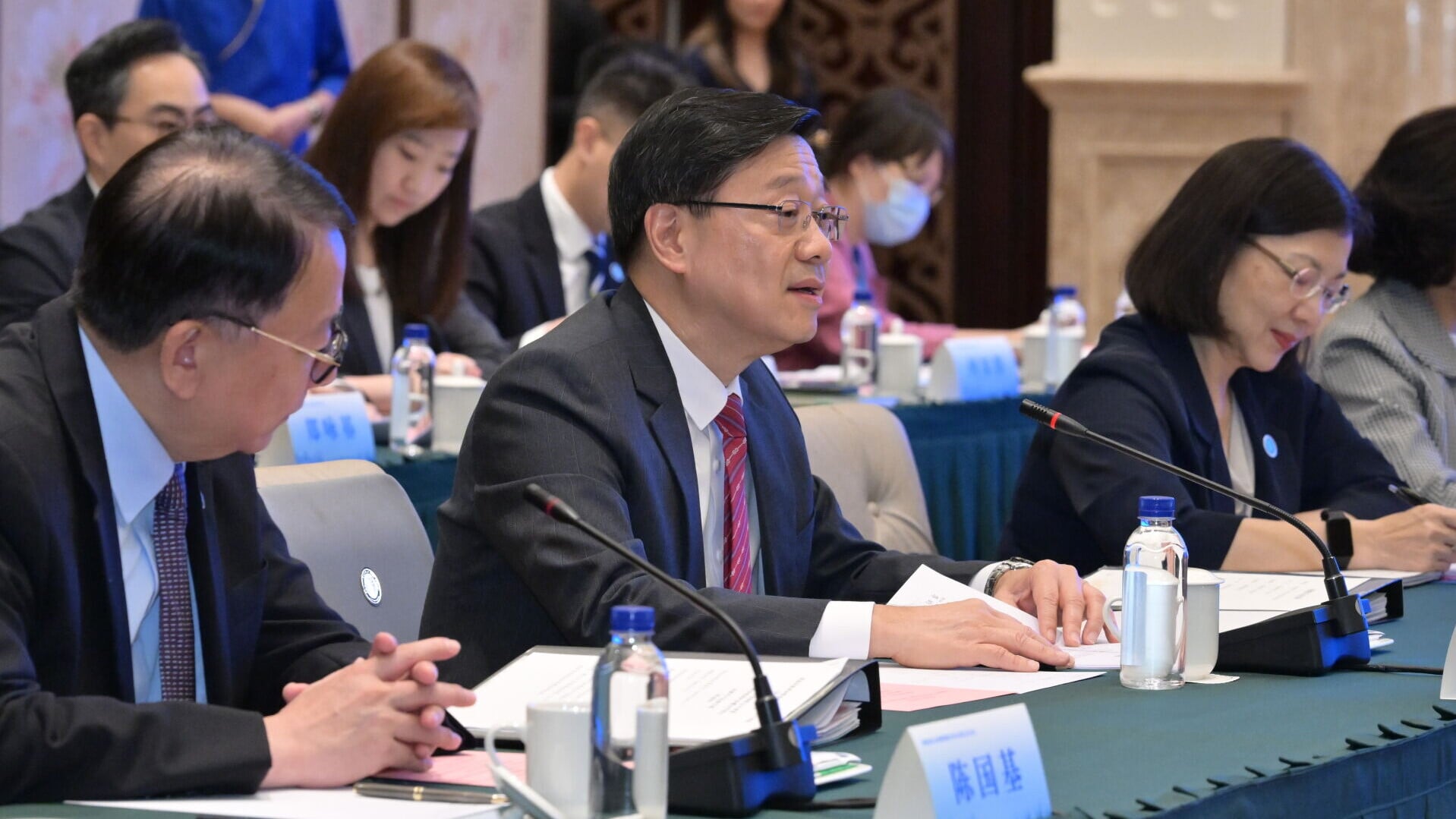 行政長官李家超在福建出席閩港高層會晤暨閩港合作會議第五次會議並致辭。(政府新聞處)