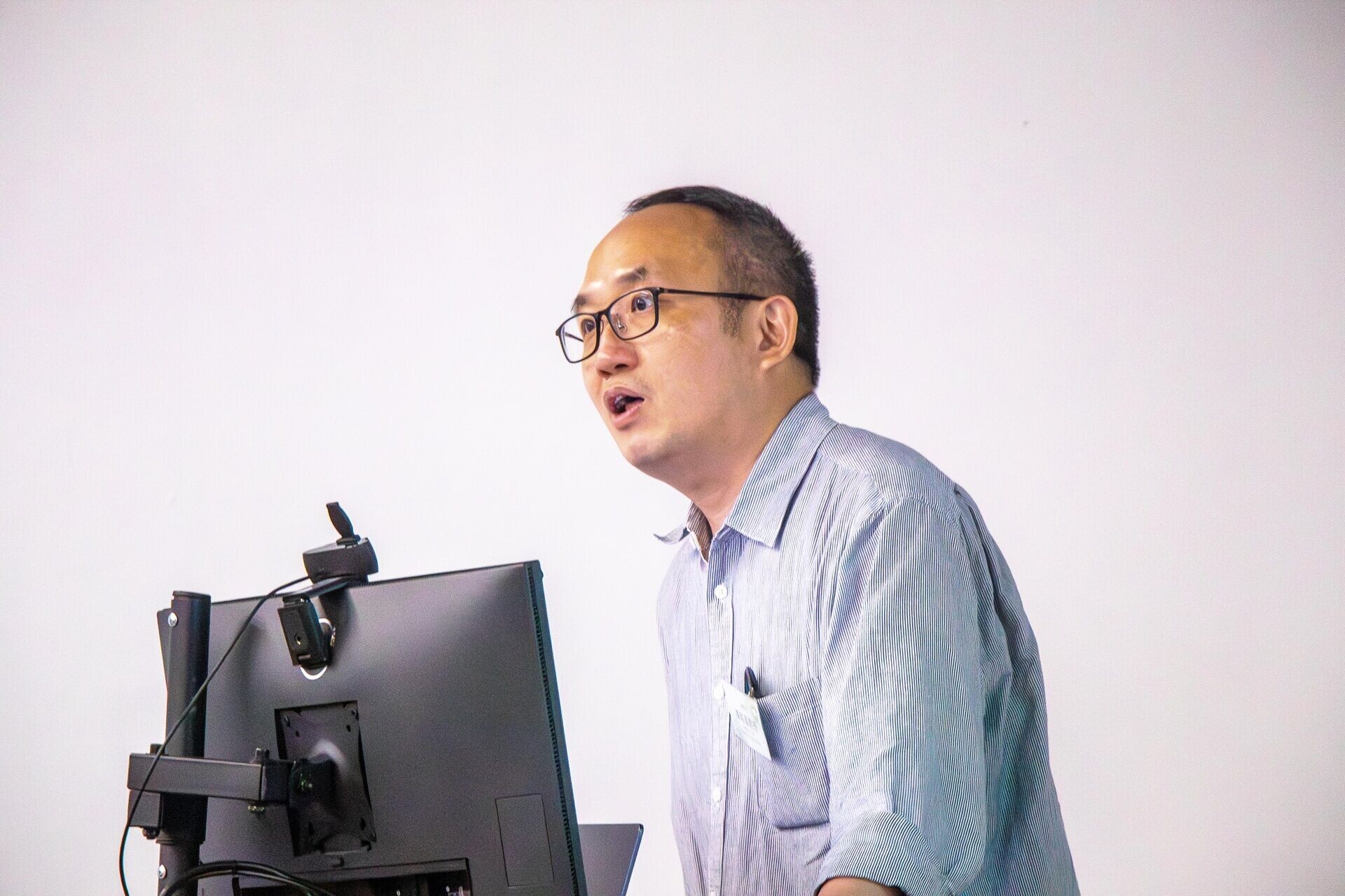 香港中文大學中國語言及文學系系主任潘銘基教授於「巫筆成果發佈會」進行專題講座,表示教育工作者需要把握新工具所帶來的可能,同時保持靈活應變。運用AI,多去理解學生、啟發學生 1