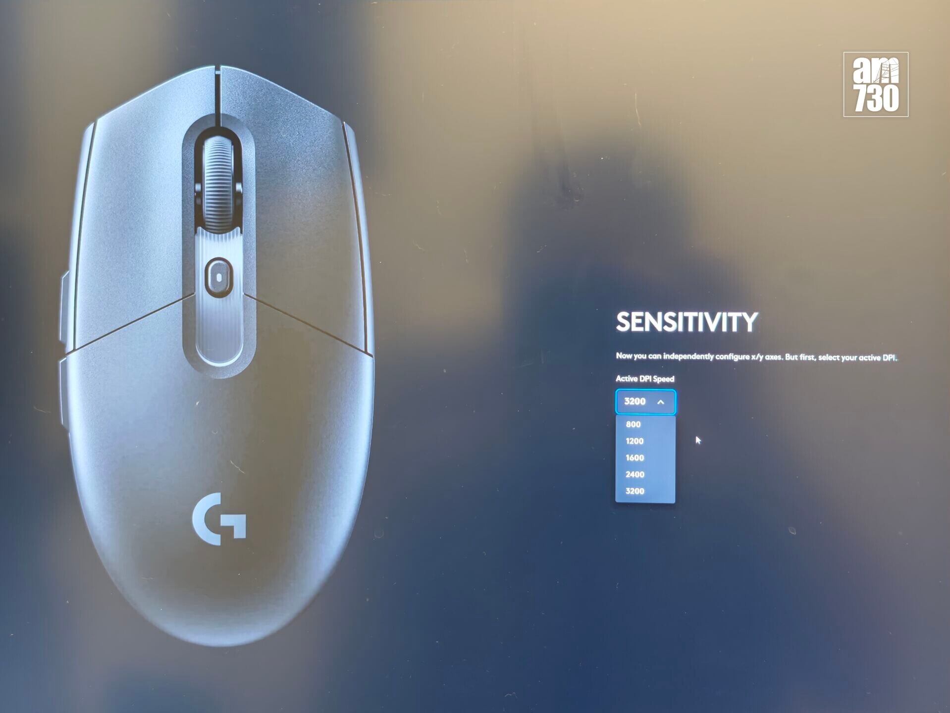 Logitech G304X SUPERLIGHT電競滑鼠可自訂DPI速度。