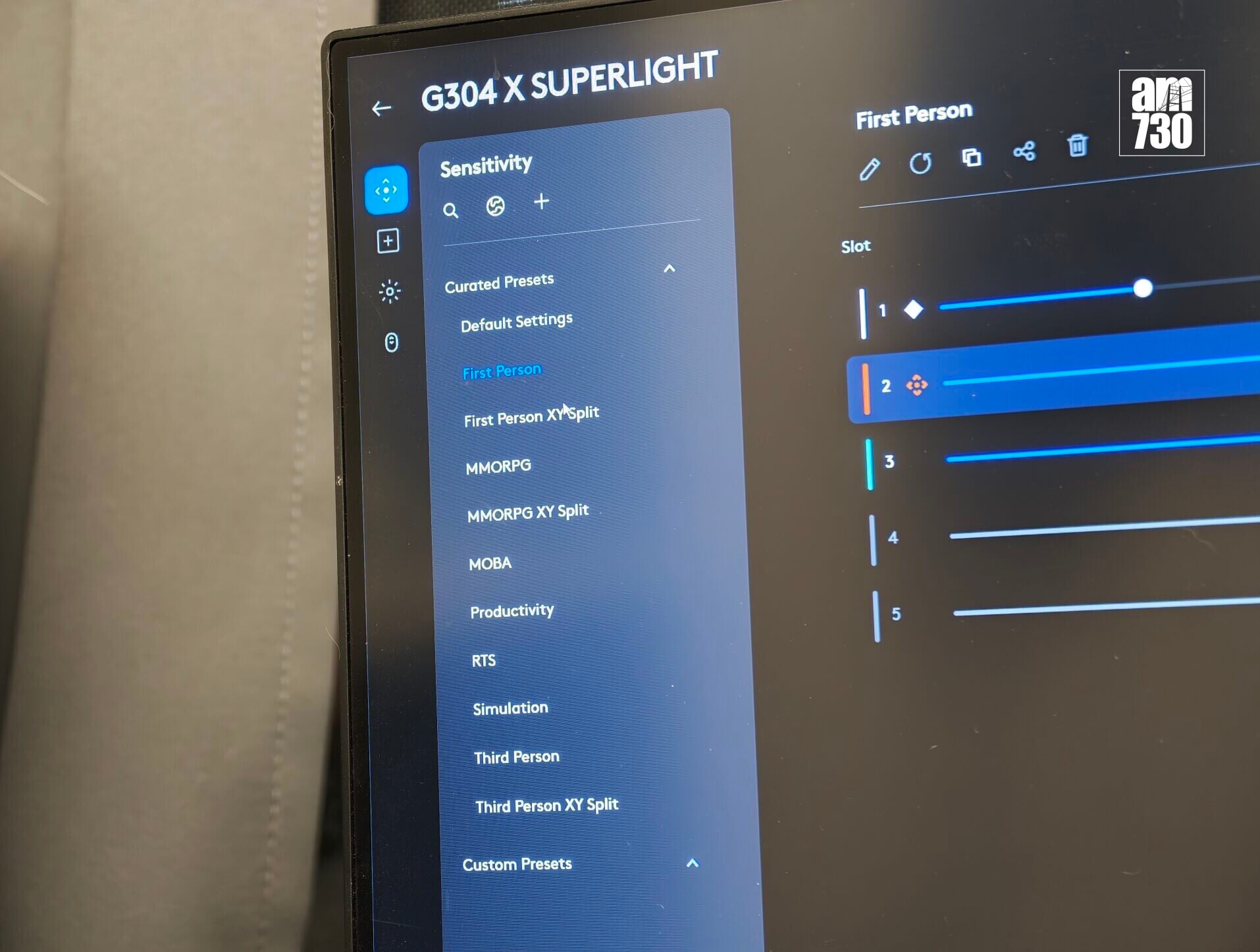 Logitech G304X SUPERLIGHT電競滑鼠可根據不同類型遊戲作最佳化設定。