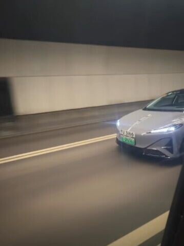 「FU」字頭車牌不屬於「粵車南下」車輛。(FB/車cam L (香港群組))