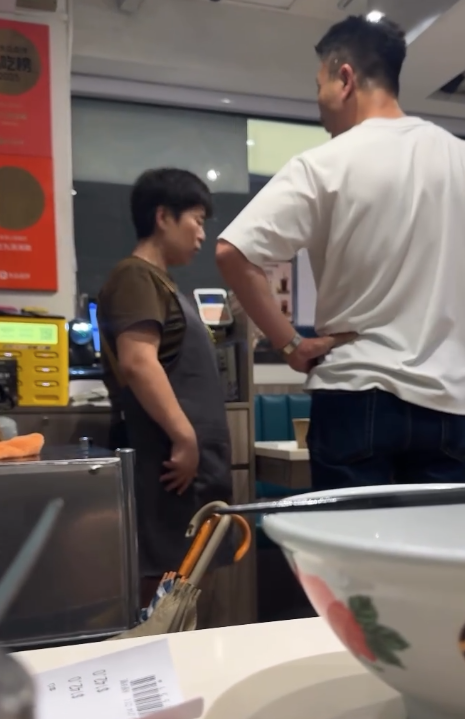 食客吃完牛坑腩外賣後,回到餐廳大鬧獲退款(Threads)