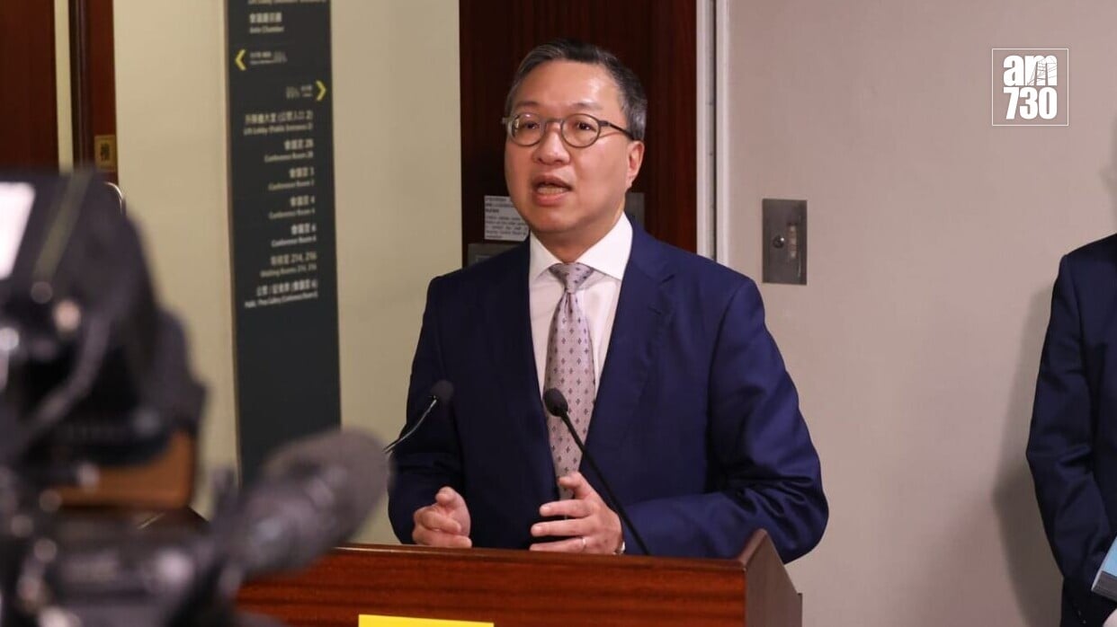 律政司司長林定國接受傳媒訪問時表示，政府有憲制責任維護國家安全，持續完善法律制度，不存在立法時「漏招」(資料圖片/鍾式明攝)