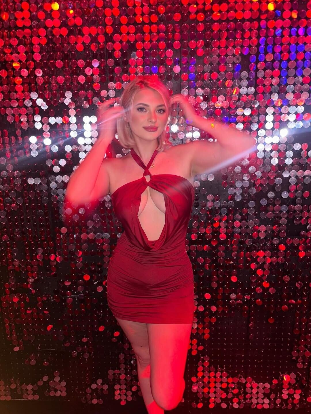 世界盃「美國最靚女球迷」Nichole Perry的IG Followers已升至1.6萬