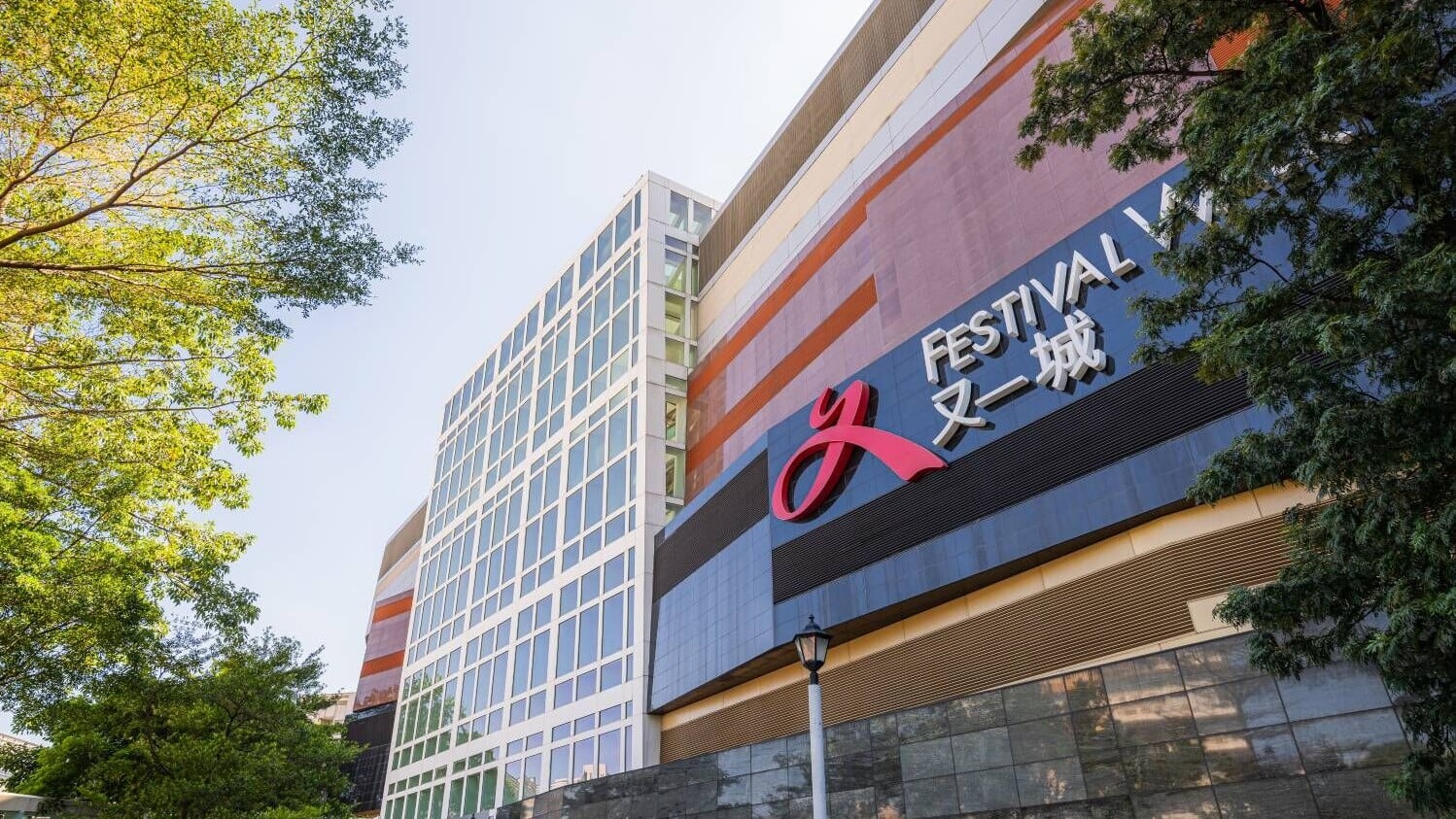 內地客在又一城美食廣場用餐，短暫離座時被「偷食」