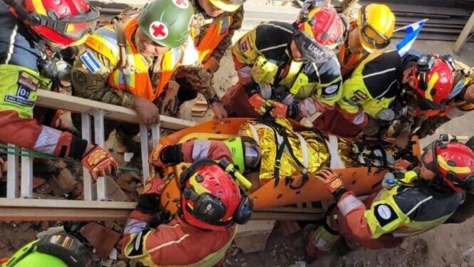 委內瑞拉地震｜八旬婦被困60小時奇蹟獲救 死亡人數超過1400