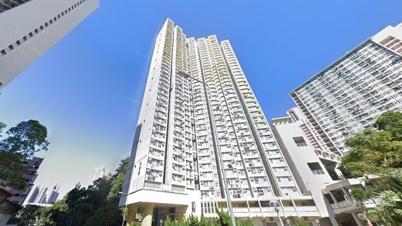 黃大仙上邨17歲青年暈倒，揭藏依托咪酯煙彈被捕。(Google Map)