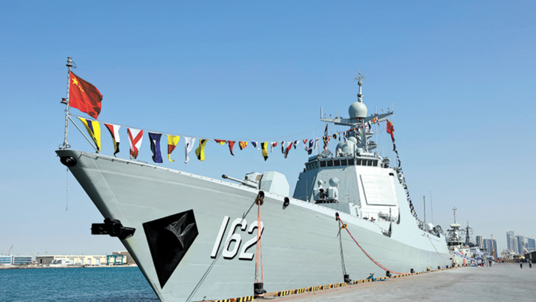 導彈驅逐艦南寧艦（圖） 以及導彈護衛艦衡陽艦，7月2日起來港5日供參觀及進行交流。（中國國防部網）