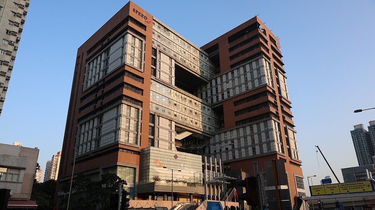 18歲男生專上學院女廁內偷拍　認窺淫罪判入更生中心