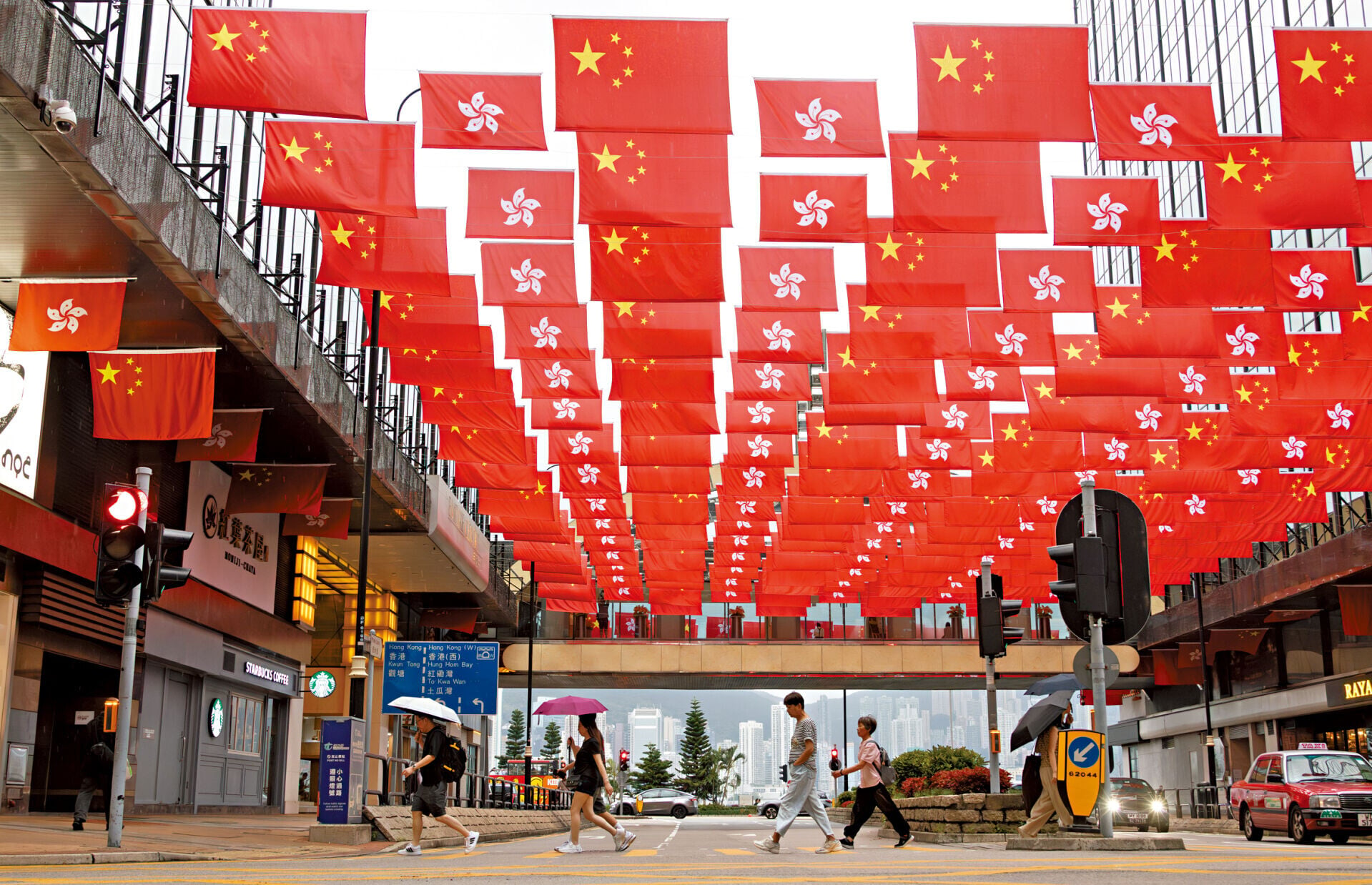 香港回歸29周年，各界齊推豐富的食、買、玩及出行優惠。(蘇文傑攝)