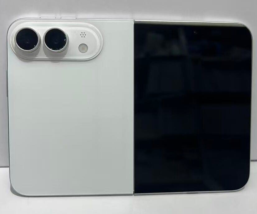 iPhone Ultra 闊摺屏疑似模型機高清照片流出!或僅推出白色版本、「這擺位」跟競品有所不同?