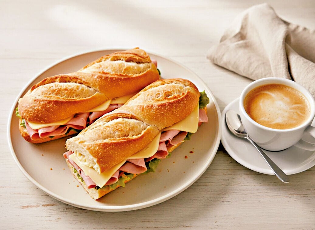 Health 3col gheham and cheese baguette with coffee l20xuu