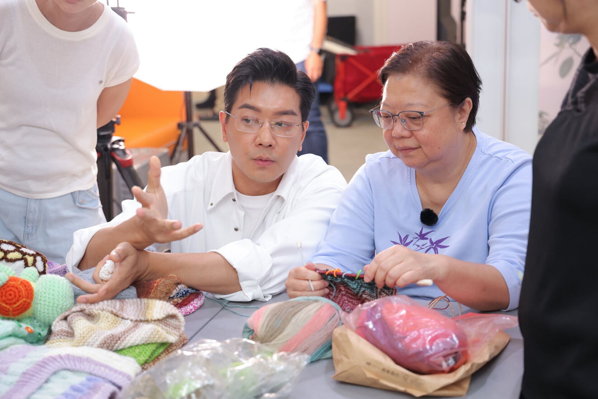諾懿今次擔任幕後大腦,雖然並未在鏡頭前亮相,但鏡頭後他卻付出很大努力,還不時細心地講解拍攝內容及流程
