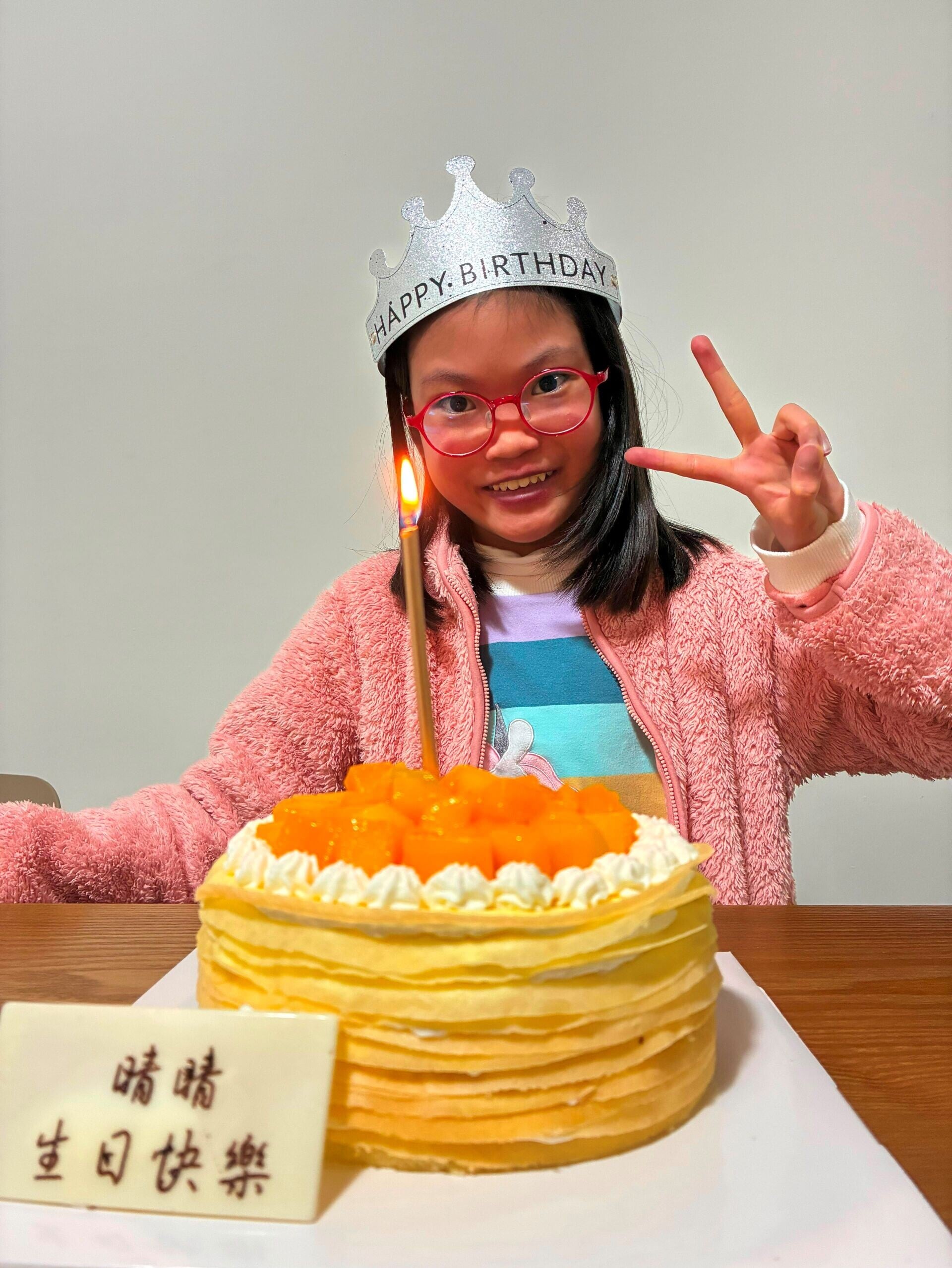 13歲女病童晴晴患有先天性心臟病,急需心臟和肺部移植,現時在香港兒童醫院兒童深切治療部留醫。(醫管局提供)