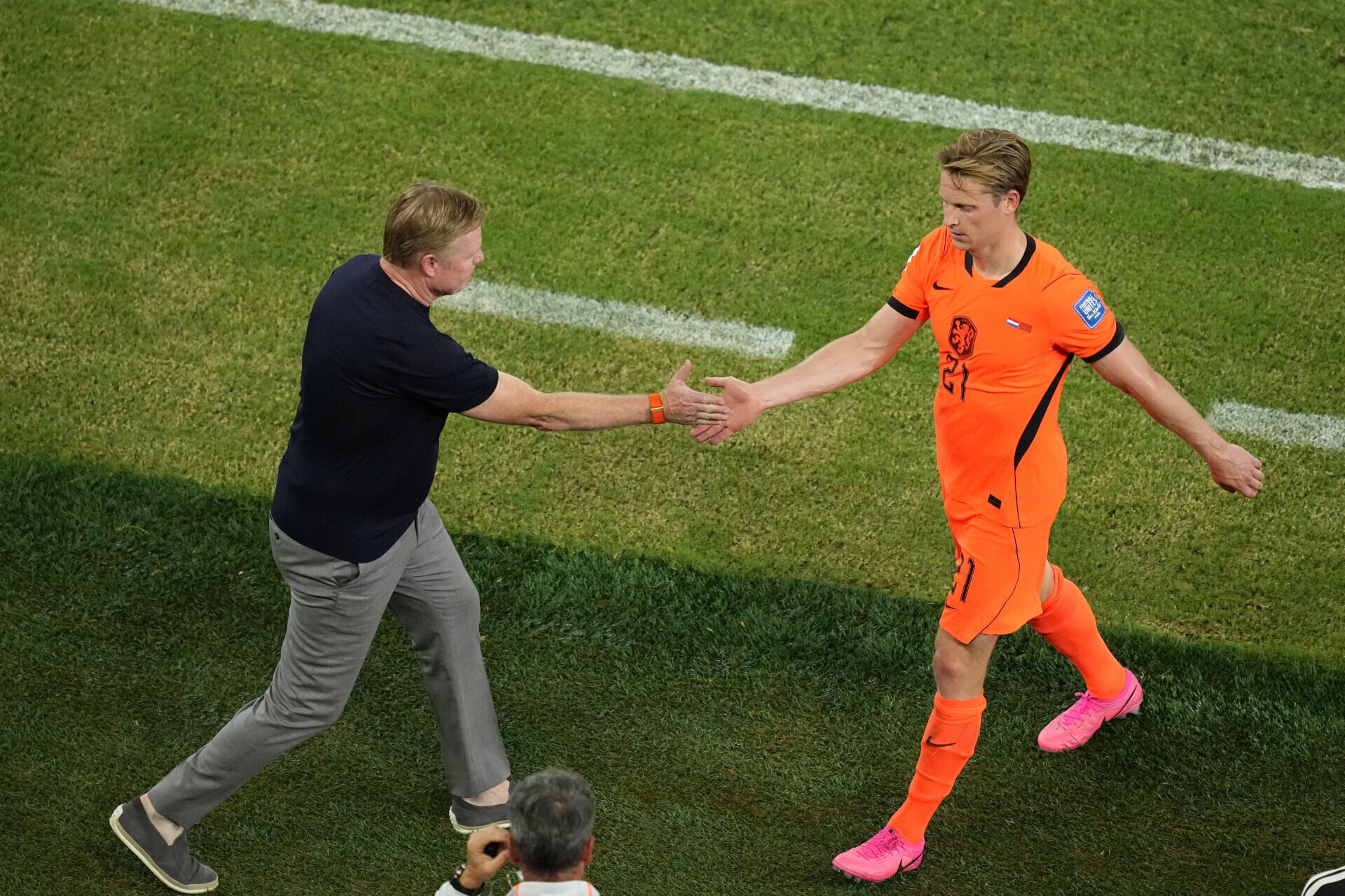 朗奴高文(Ronald Koeman)-荷蘭32強出局後辭職