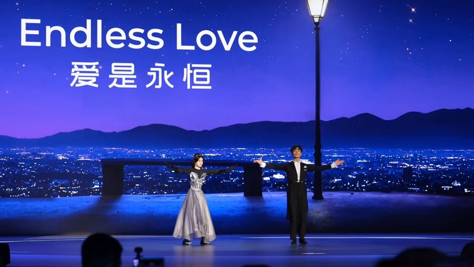 U1系列超仿生人形機械人續航力成為討論焦點