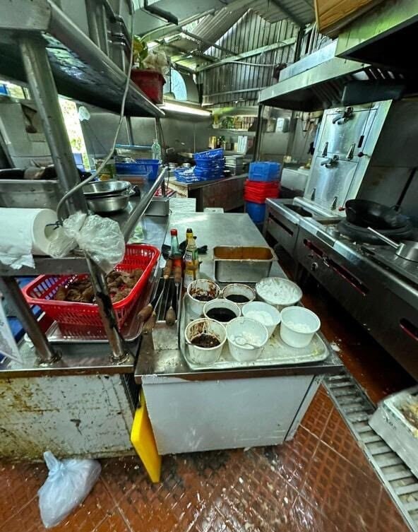 東九龍黑幫暴力壟斷地盤飯盒生意,每月營業額100萬。