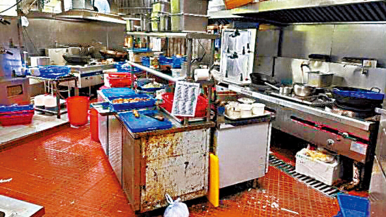 搗破無牌食品工場。