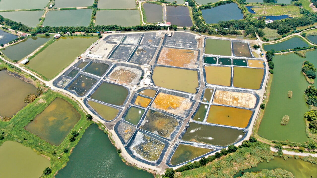 綠色和平上月再發現一幅面積逾9公頃魚塘濕地被改作「工廠式」現代化養蝦場。（綠色和平提供）