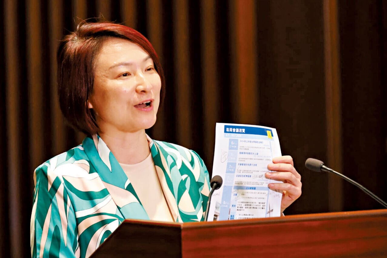 李慧琼表示，為方便公眾掌握立法會工作，秘書處將推出「每周會議速遞」。(鍾式明攝)