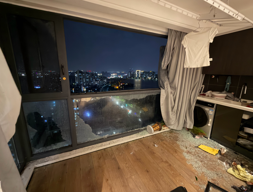 湖北東部遭遇強對流天氣,黃岡市等部分地方出現龍捲風,造成破壞。(網上圖片)