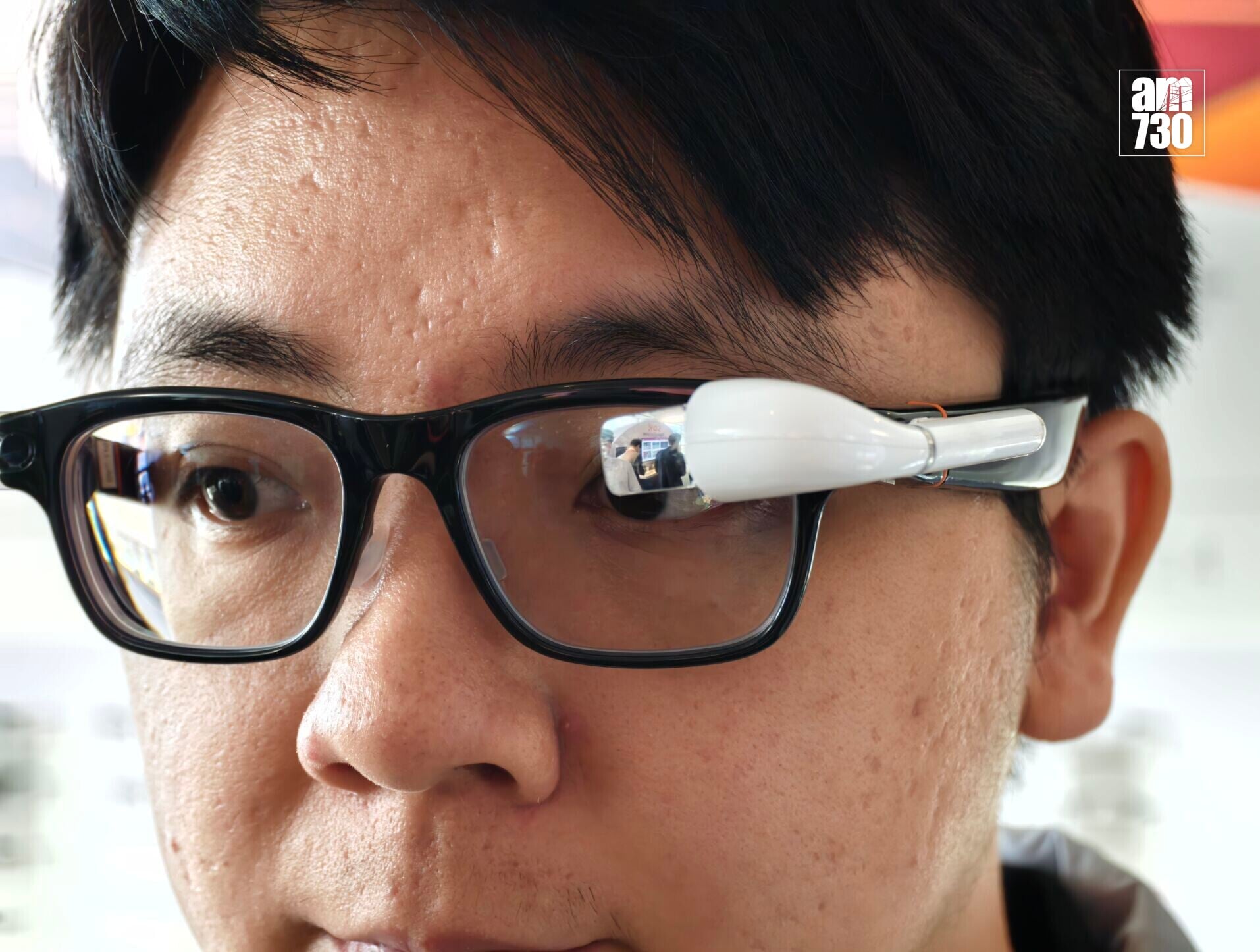 戴上後即可以看到翻譯文字。