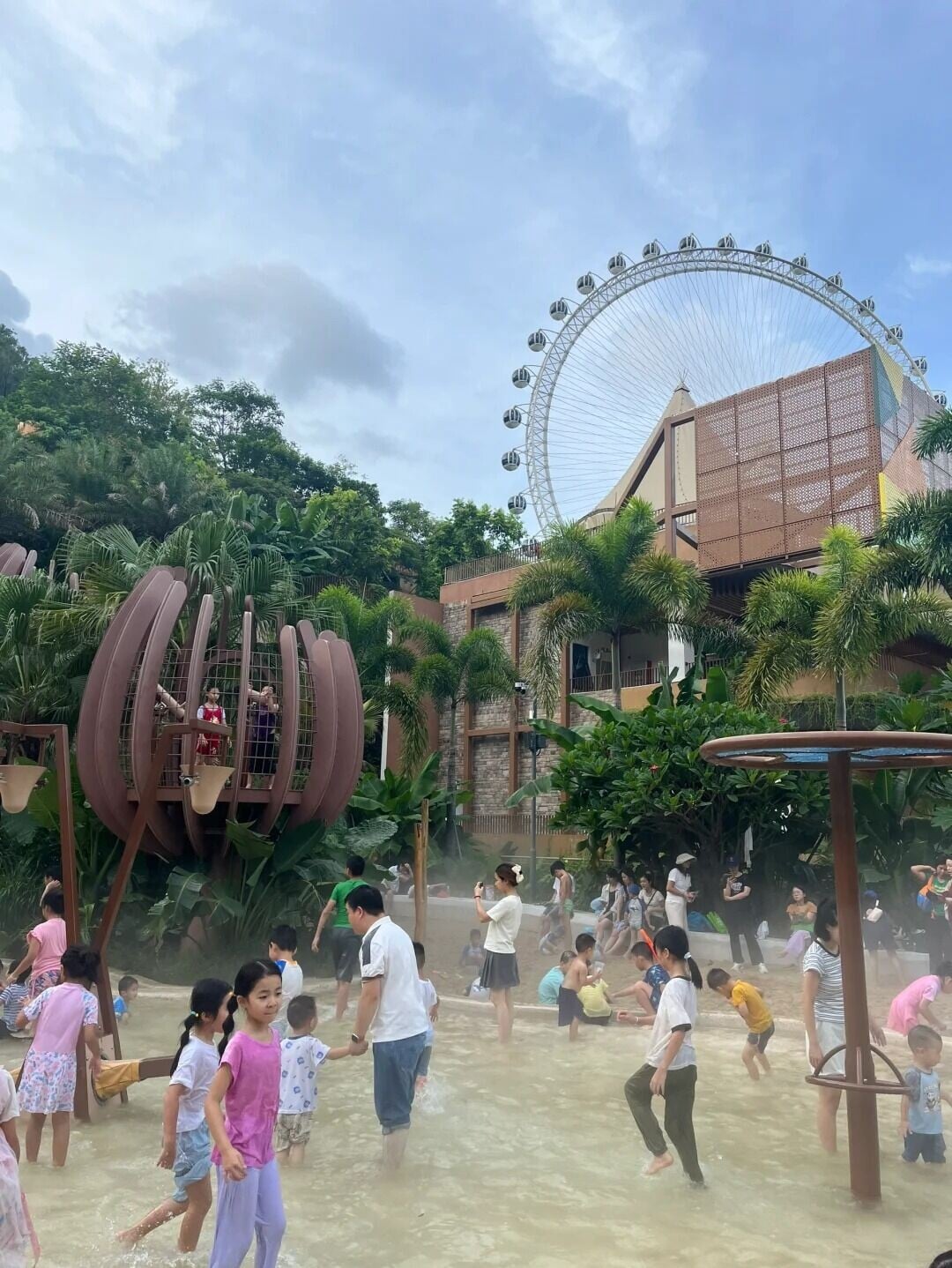 深圳的龍崗兒童公園,內設免費水上樂園「魔力水圈」(相片來源:是碧碧吖@小紅書)