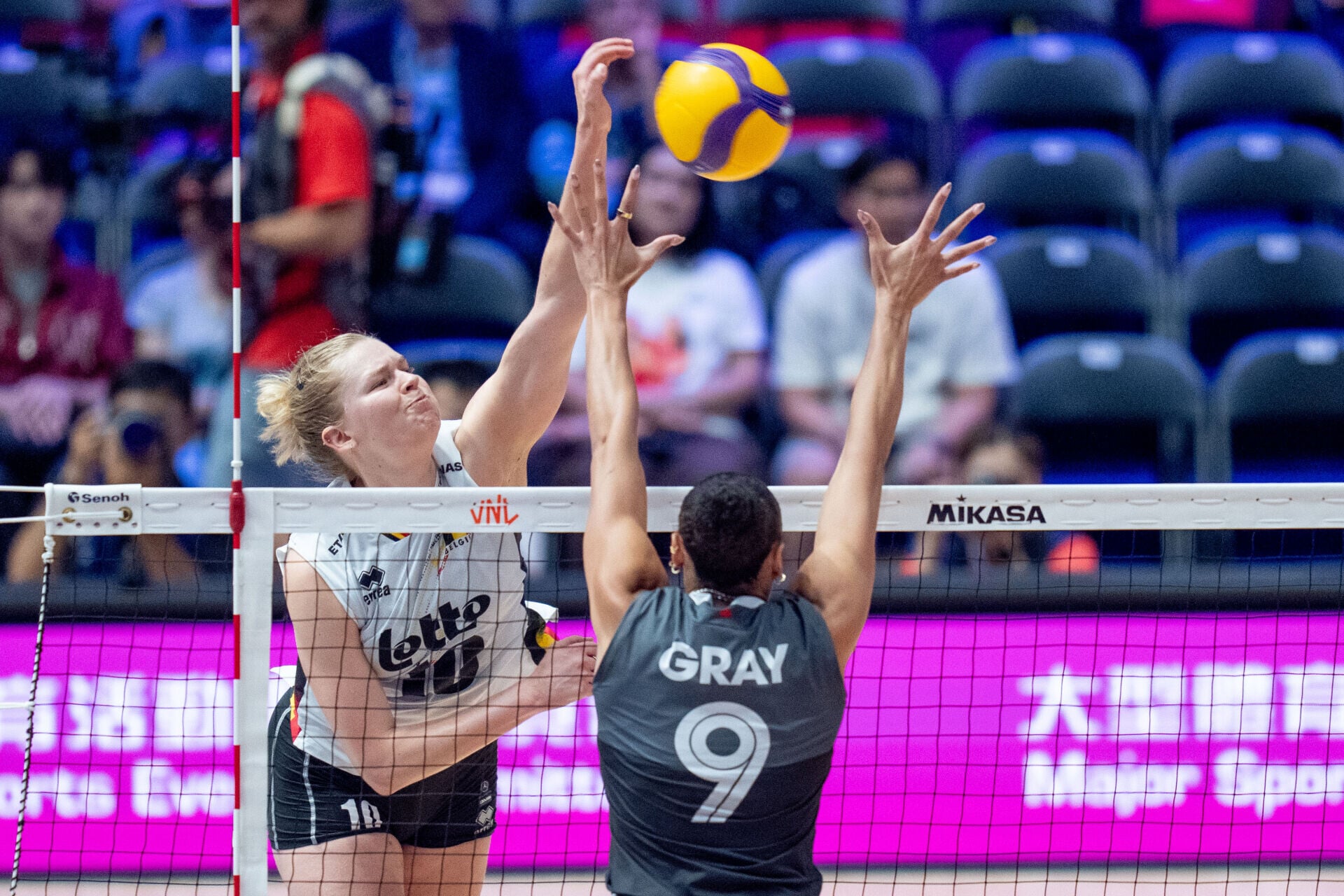世界女排聯賽香港站,加拿大反勝比利時