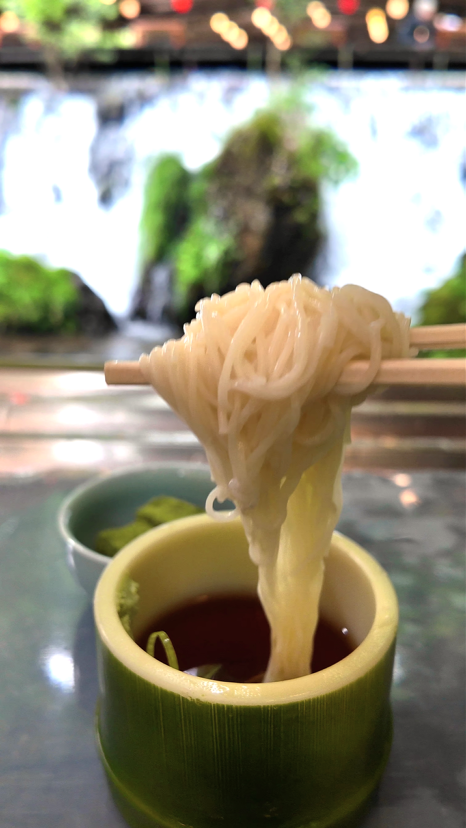 沾上醬汁後味道不錯!