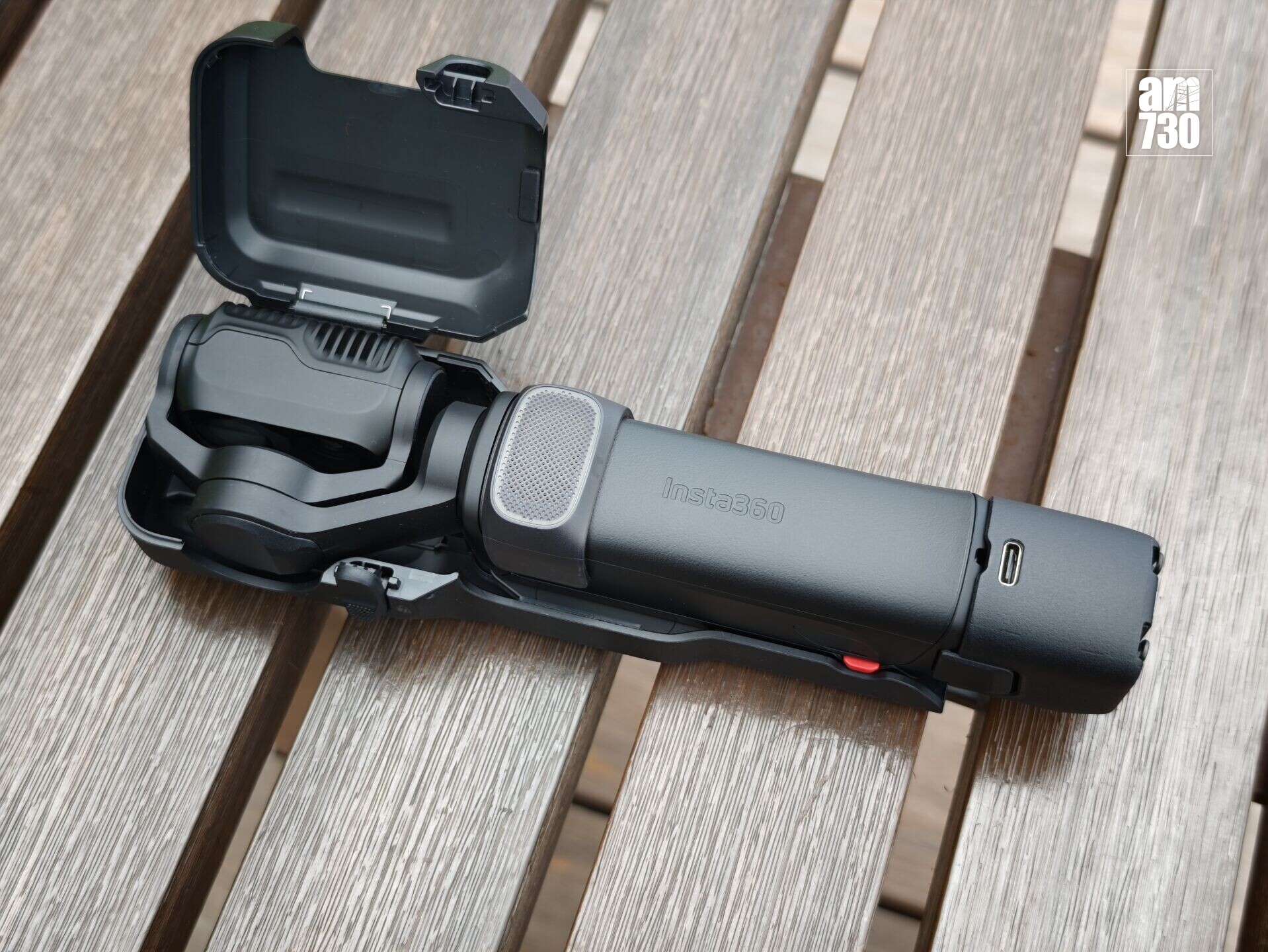 Insta360 Luna Ultra保護殼方便實用。